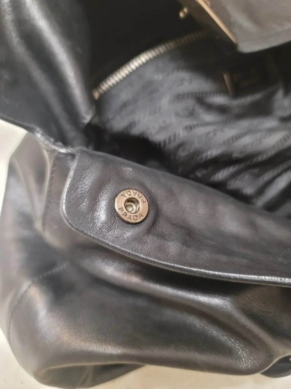 PRADA Milano Italy Black Tessuto-Vitelli Push-lock Easy Shoulder Bag Vintage - Picture 11 of 16